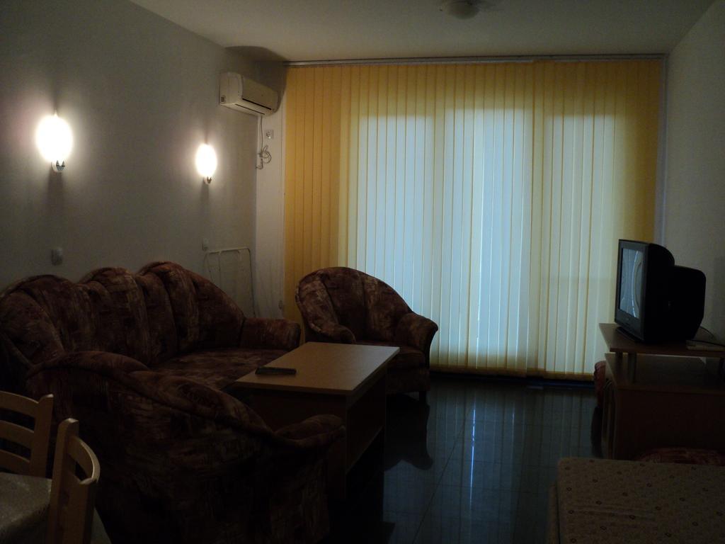 Meni Apartments And Guest Rooms Sozopol Room photo