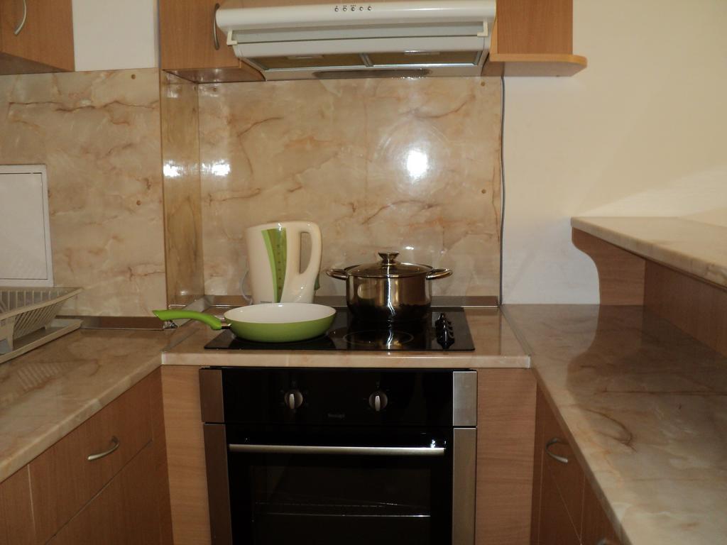 Meni Apartments And Guest Rooms Sozopol Exterior photo