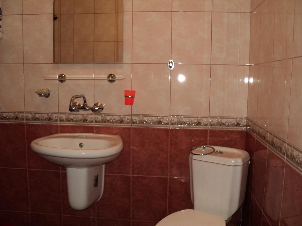 Meni Apartments And Guest Rooms Sozopol Exterior photo