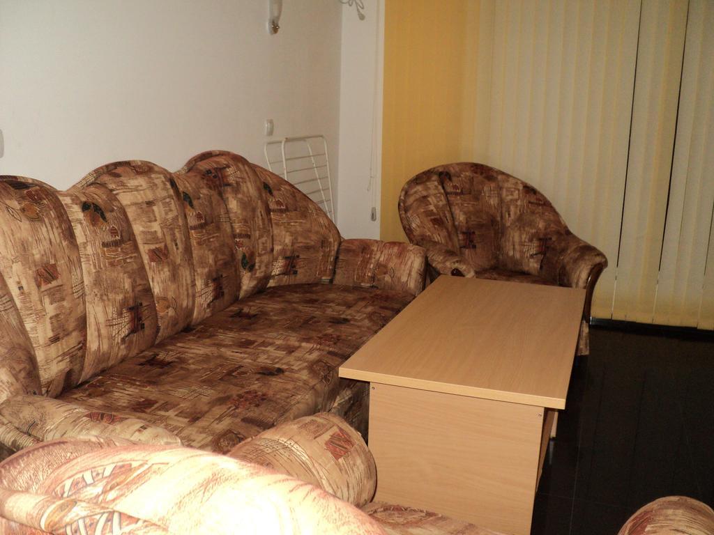 Meni Apartments And Guest Rooms Sozopol Exterior photo